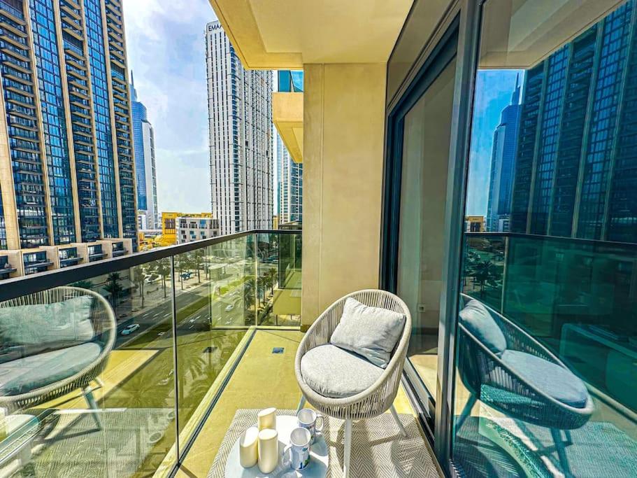 Posezení v ubytování HiGuests - Luxury Living One Bedroom in Downtown Dubai
