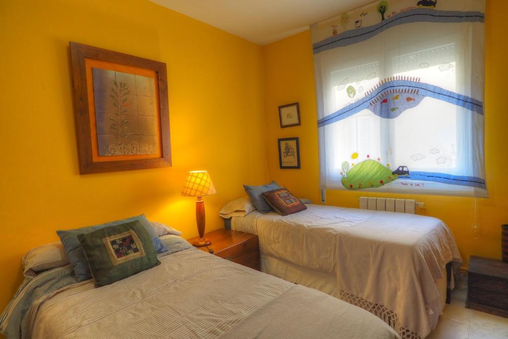 Posteľ alebo postele v izbe v ubytovaní Center Family Apartment by Hello Homes Sitges