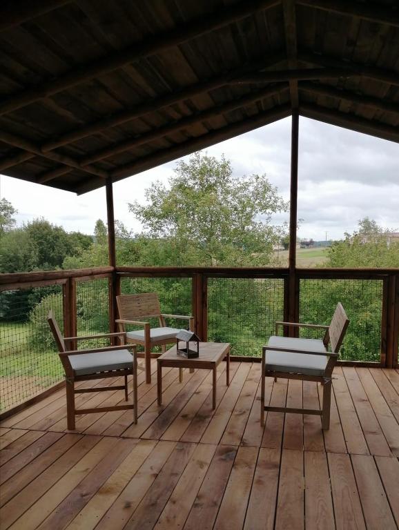 Balkón nebo terasa v ubytování Camping et Hotel Château du Haget