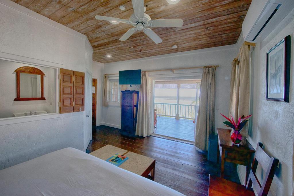 A Stone's Throw Away - 标准套房