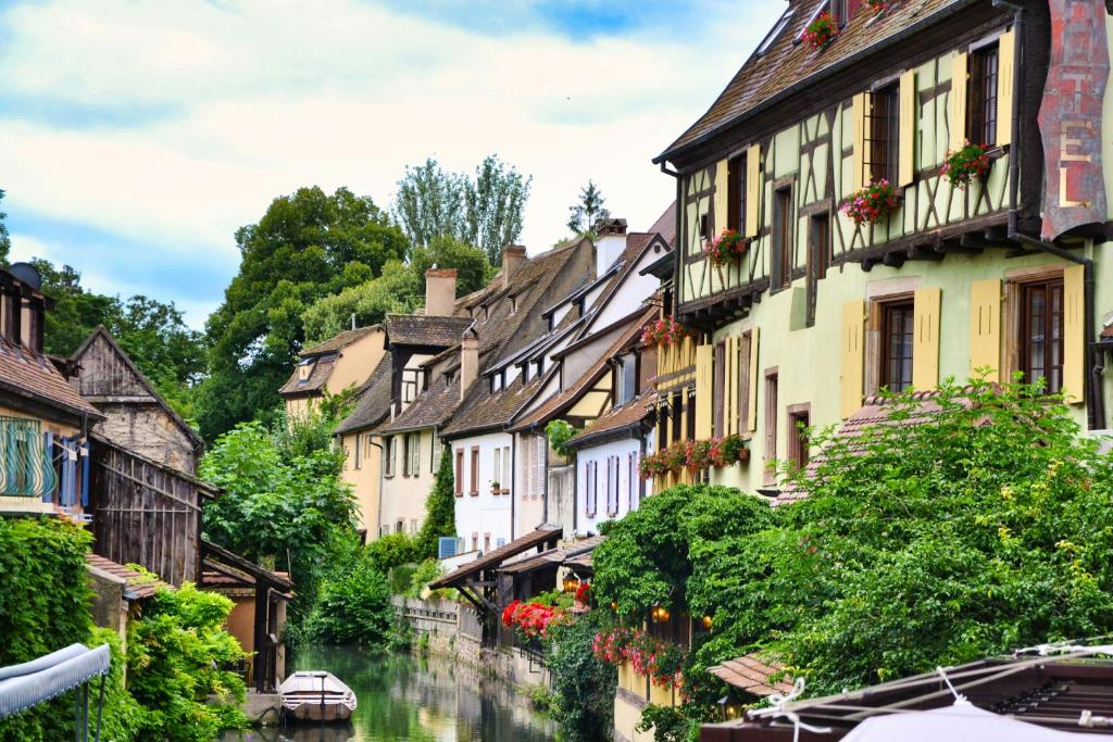 Travel Homes - Tanneur 6, heart of Petite Venise – photo 18