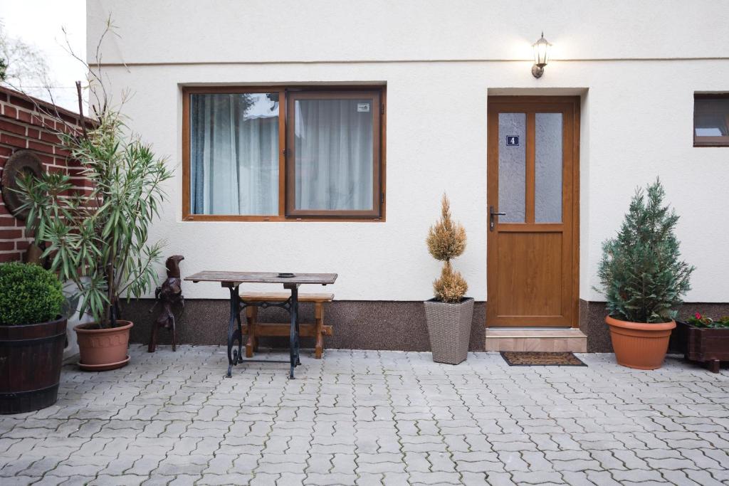 Patio nebo venkovní prostory v ubytování Christian Haus Sibiu