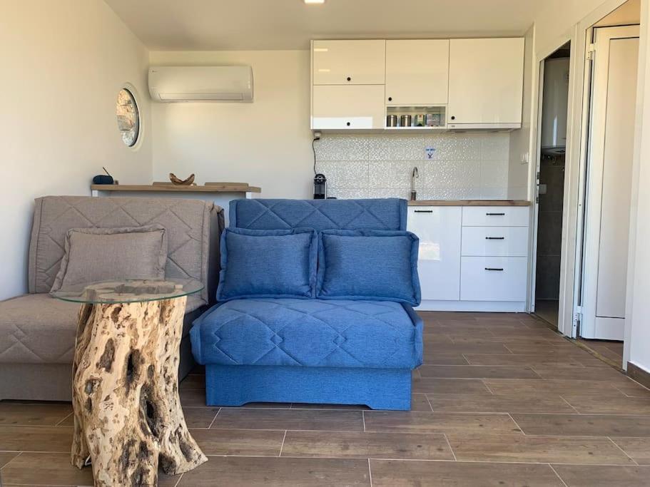 Kuchyň nebo kuchyňský kout v ubytování Glamping Montenegro