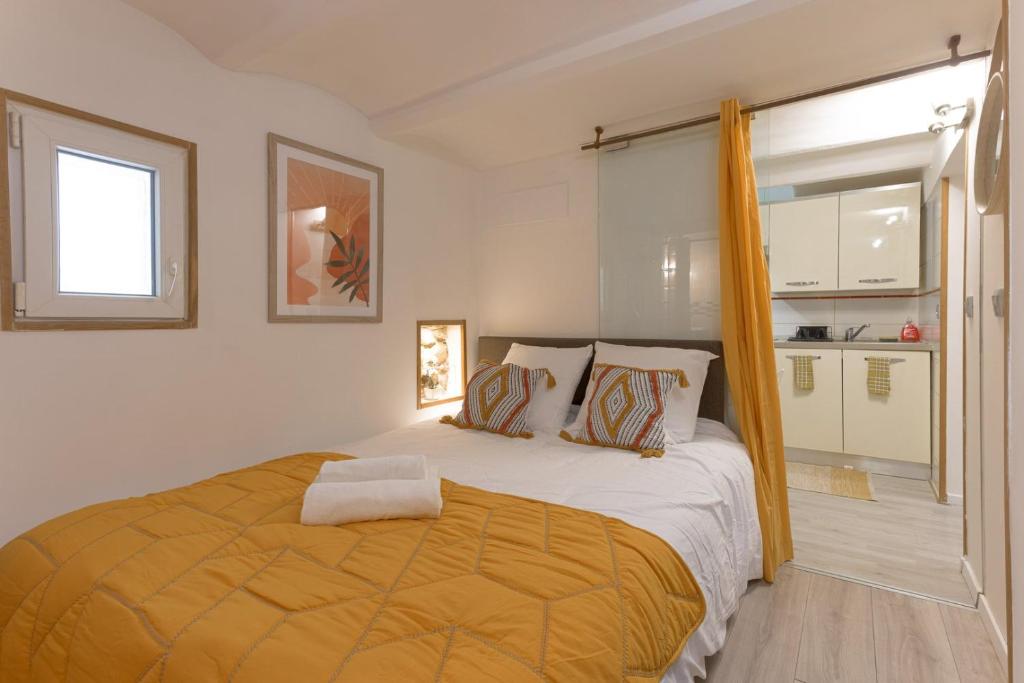 Zdjęcie z galerii obiektu Appartement 2 pièces cosy et élégant à Cannes w Cannes