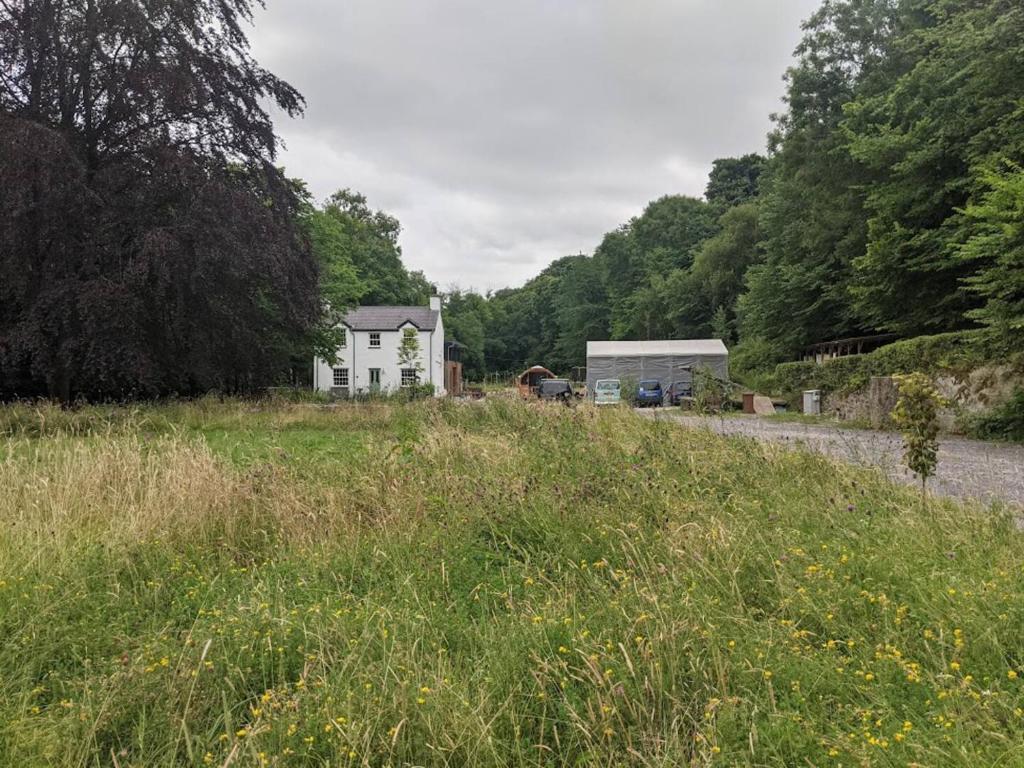 Riverside cottage walking distance into Caernarfon - Maison De Deux Chambres