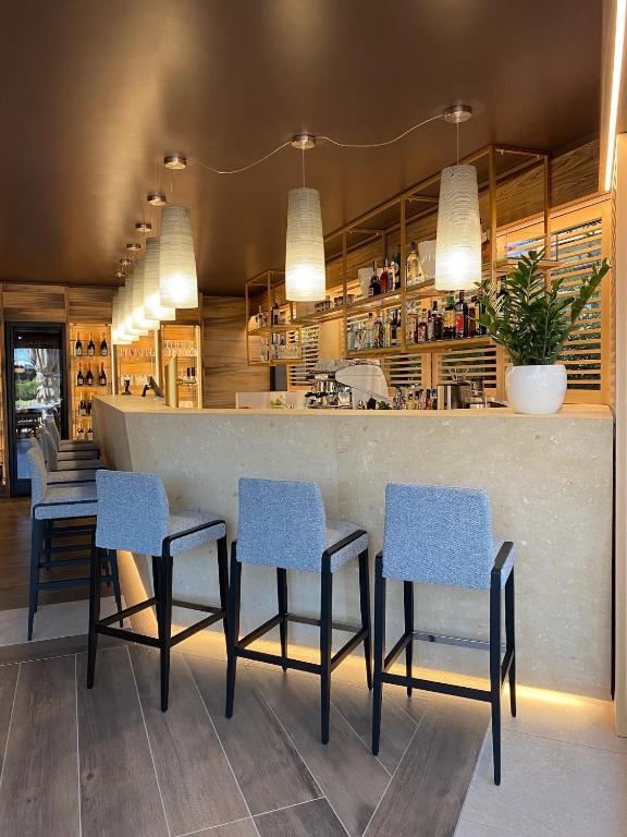 Een restaurant of ander eetgelegenheid bij Alevic Hotel Sirmione