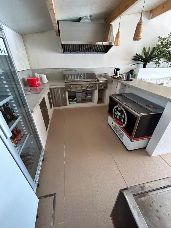 Kuchyňa alebo kuchynka v ubytovaní Casa Madera con Piscina Privada Sanlucar