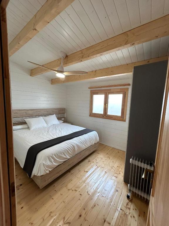 Posteľ alebo postele v izbe v ubytovaní Casa Madera con Piscina Privada Sanlucar