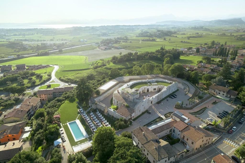 Bazén v ubytování Relais Forte Benedek Wine & SPA - Adults Only nebo v jeho okolí