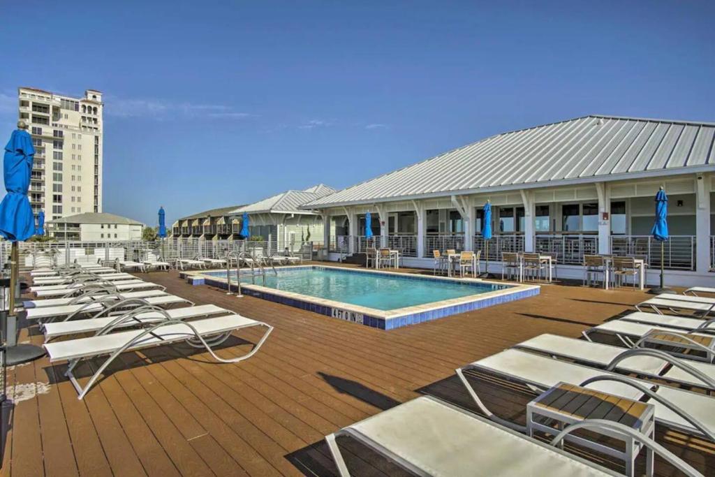 Πισίνα στο ή κοντά στο New Listing, Luxury 4bd Steps to Beach Club