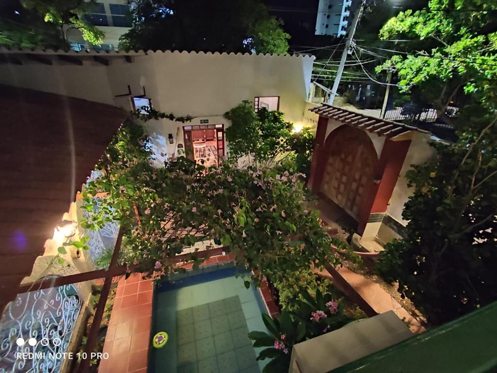 an overhead view of a house with plants at Casa Paula santa marta in Gaira