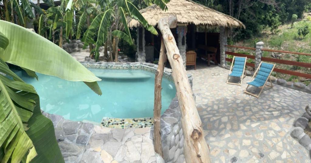 Bazén v ubytování ORCHID RESORT Ltd nebo v jeho okolí