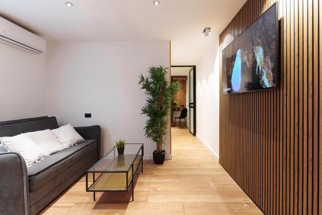 Ein Bett oder Betten in einem Zimmer der Unterkunft סוויטות אוראל 432