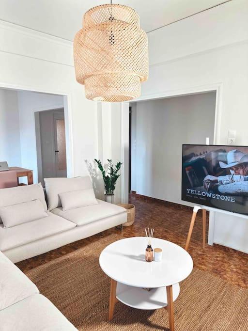 TV o dispositivi per l'intrattenimento presso Linear Flat - City Center - Private Parking