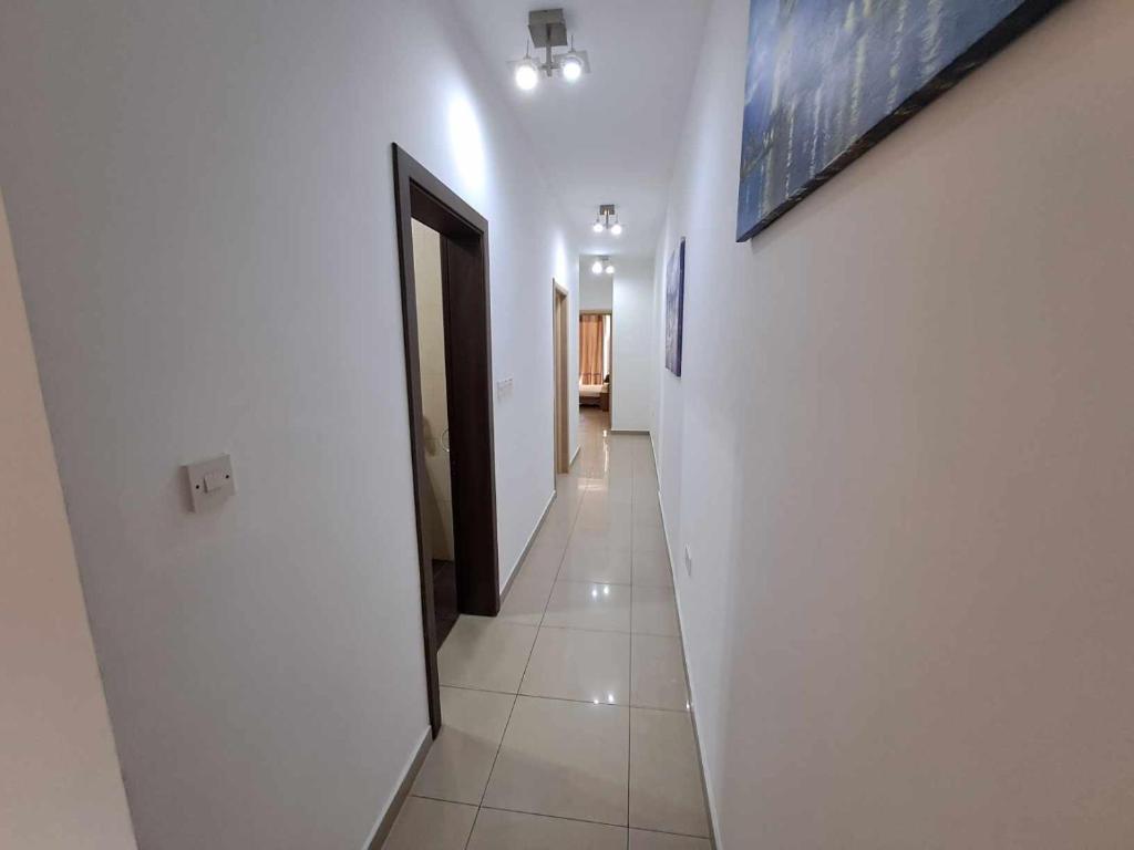 Fotografie z fotogalerie ubytování St Julians Sliema 3 minutes walk from promenade 3 bedroom apartment v destinaci Sliema