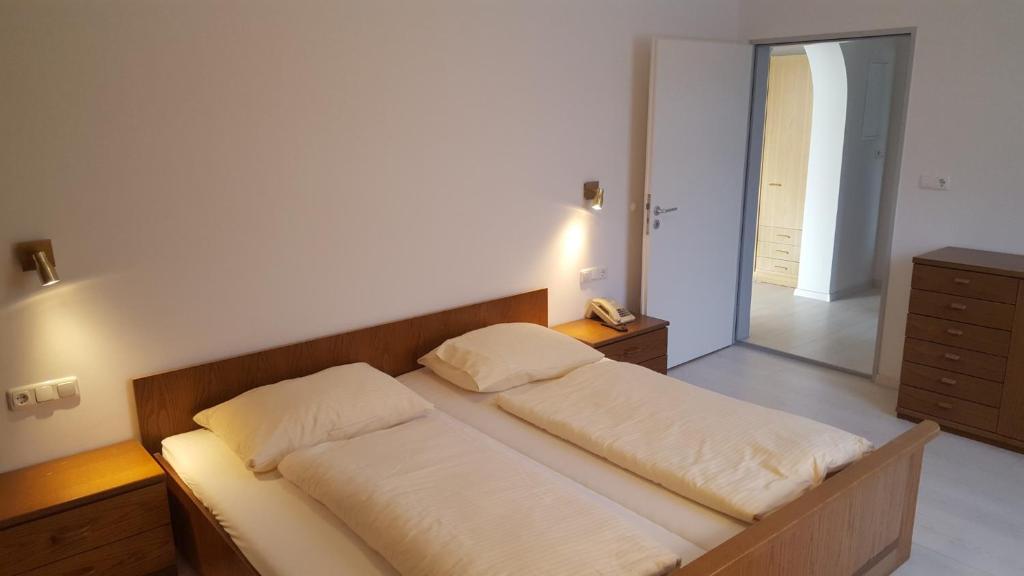 Apartmenthaus Salzburger Hof - Two-Bedroom Apartment