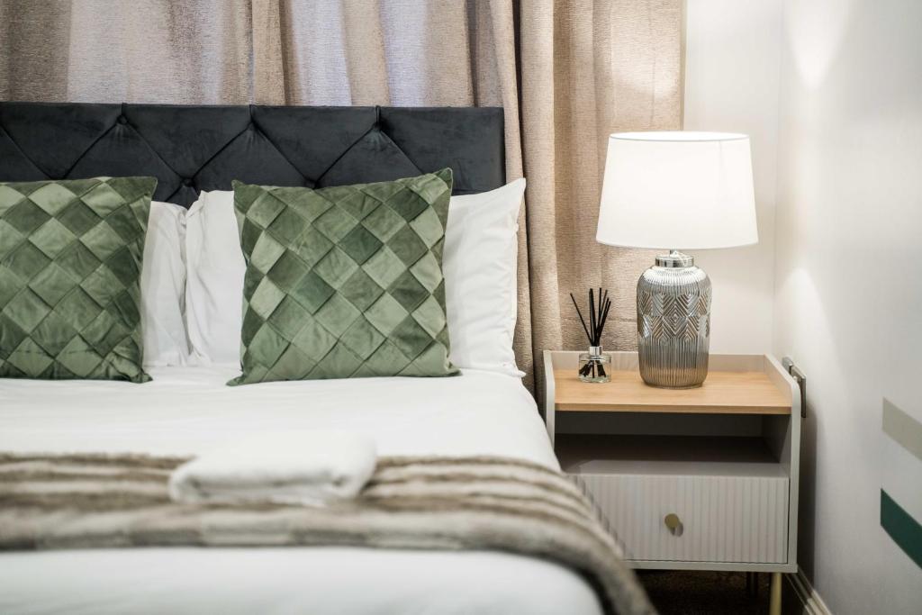 Fotografie z fotogalerie ubytování Bucks Luxury Apartment - free parking v destinaci Buckinghamshire