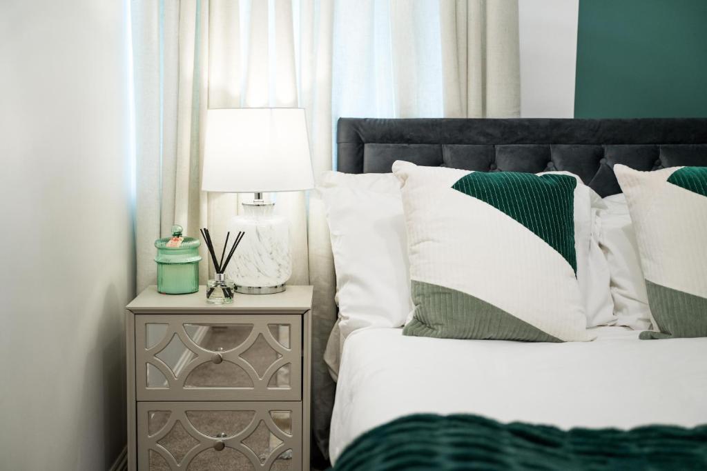 Fotografie z fotogalerie ubytování Bucks Luxury Apartment - free parking v destinaci Buckinghamshire