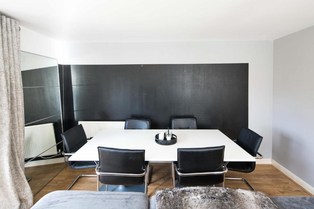 Fotografie z fotogalerie ubytování Bucks Luxury Apartment - free parking v destinaci Buckinghamshire
