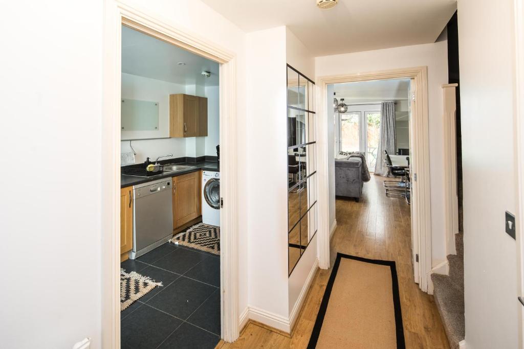 Fotografie z fotogalerie ubytování Bucks Luxury Apartment - free parking v destinaci Buckinghamshire