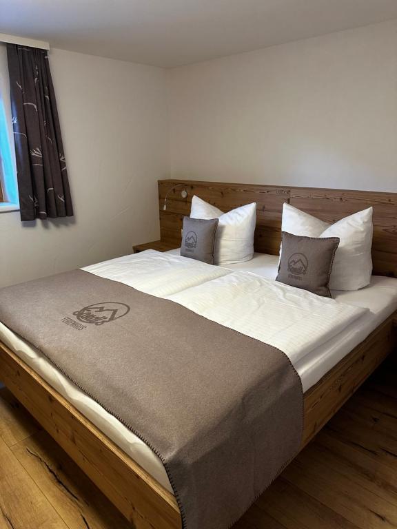 Postel nebo postele na pokoji v ubytování Sandi`s Ferienhaus
