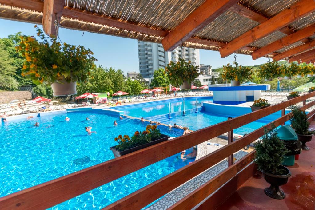 Bazén v ubytování Hotel Padis nebo v jeho okolí