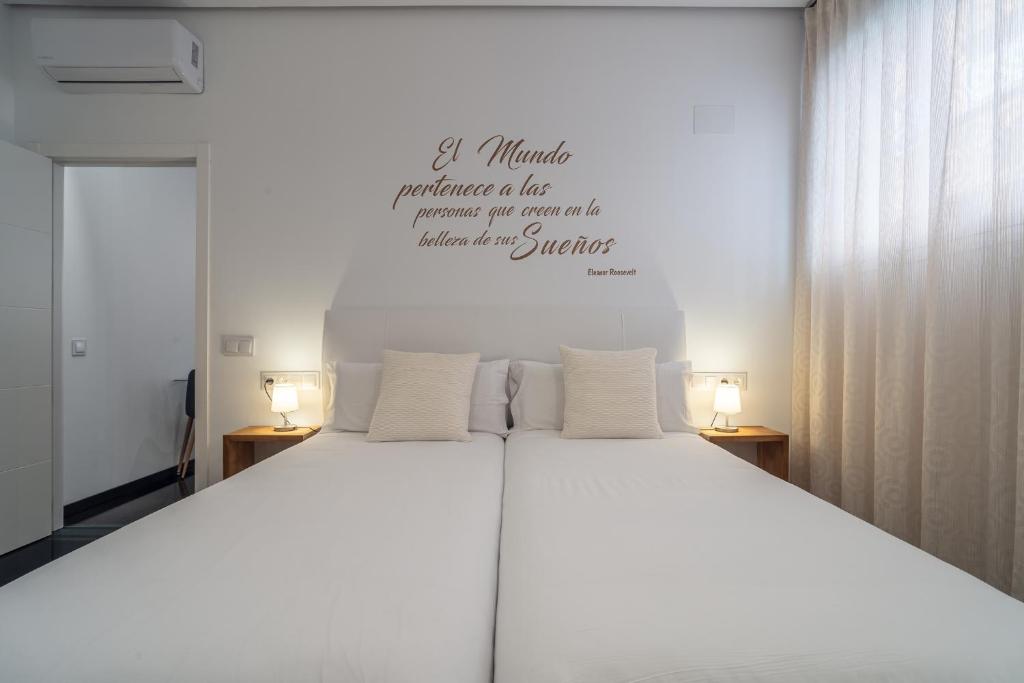 CMDreams Gold- Apartamentos turísticos con ruinas romanas en el centro de Mérida - 12