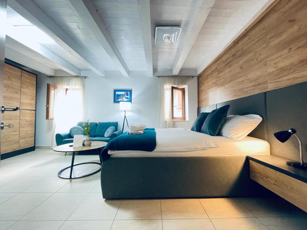 Posteľ alebo postele v izbe v ubytovaní Fazana City Rooms with free parking