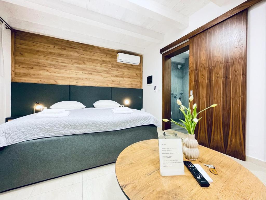 Posteľ alebo postele v izbe v ubytovaní Fazana City Rooms with free parking