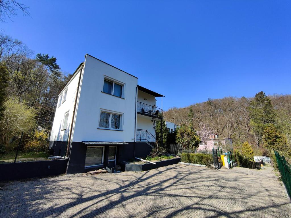 Budova, v ktorej sa apartmán nachádza