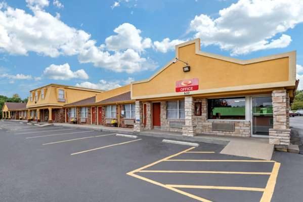 a large parking lot in front of a store at ECONO LODGE in Erlanger