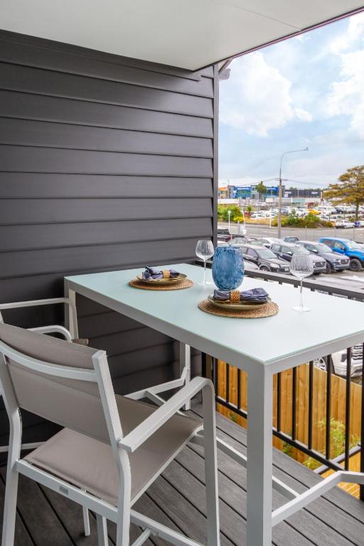 Urban Retreat at 8 Wilmer: Upper Level Studio Gem - Resim 4