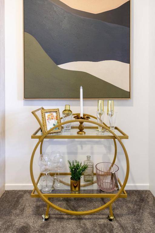 Urban Retreat at 8 Wilmer: Upper Level Studio Gem - Resim 15