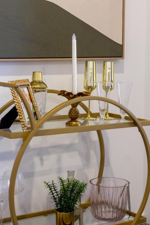 Urban Retreat at 8 Wilmer: Upper Level Studio Gem - Resim 17