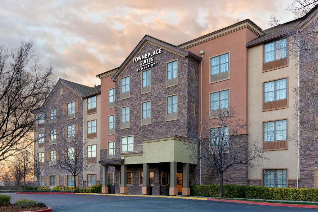 a rendering of the front of the windsor hotel at TownePlace Suites by Marriott Sacramento Roseville in Roseville