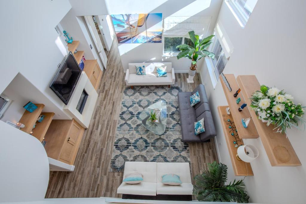 Posezení v ubytování New Luxurious Beach Home