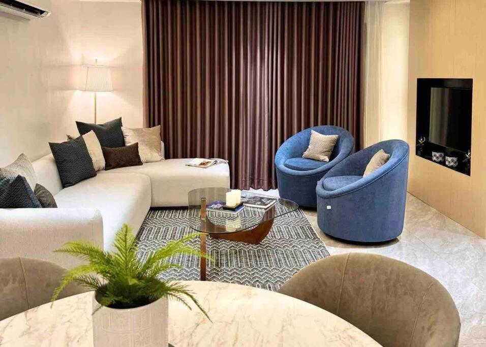 O zonă de relaxare la One Euphoria Modern 104sqm 2BR with Washer&Dryer