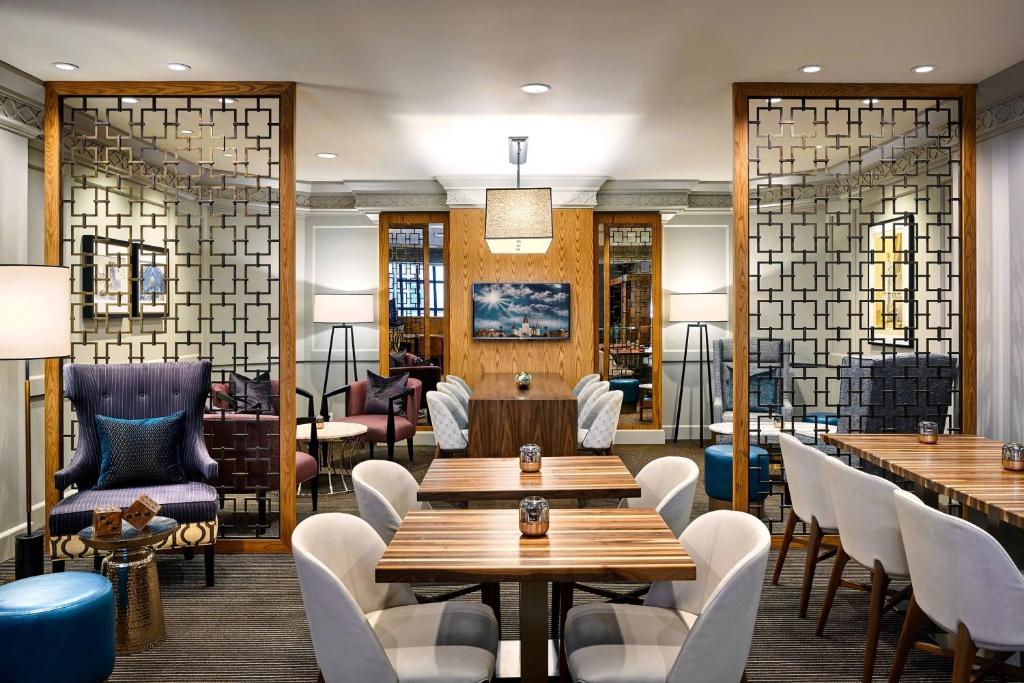 JW Marriott New Orleans - 