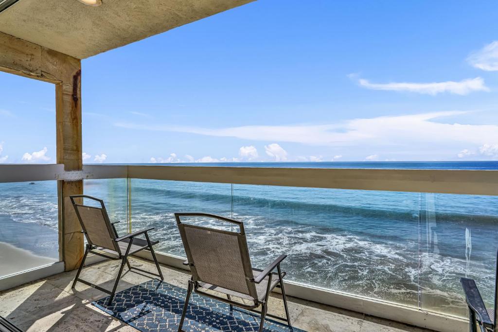 Malibu Beach House with Private Beach Access