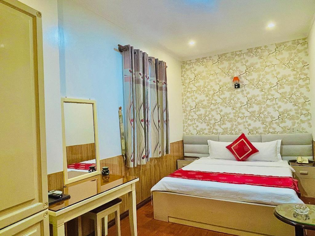 Linh Phuong 2 Hotel - Standard Double Room