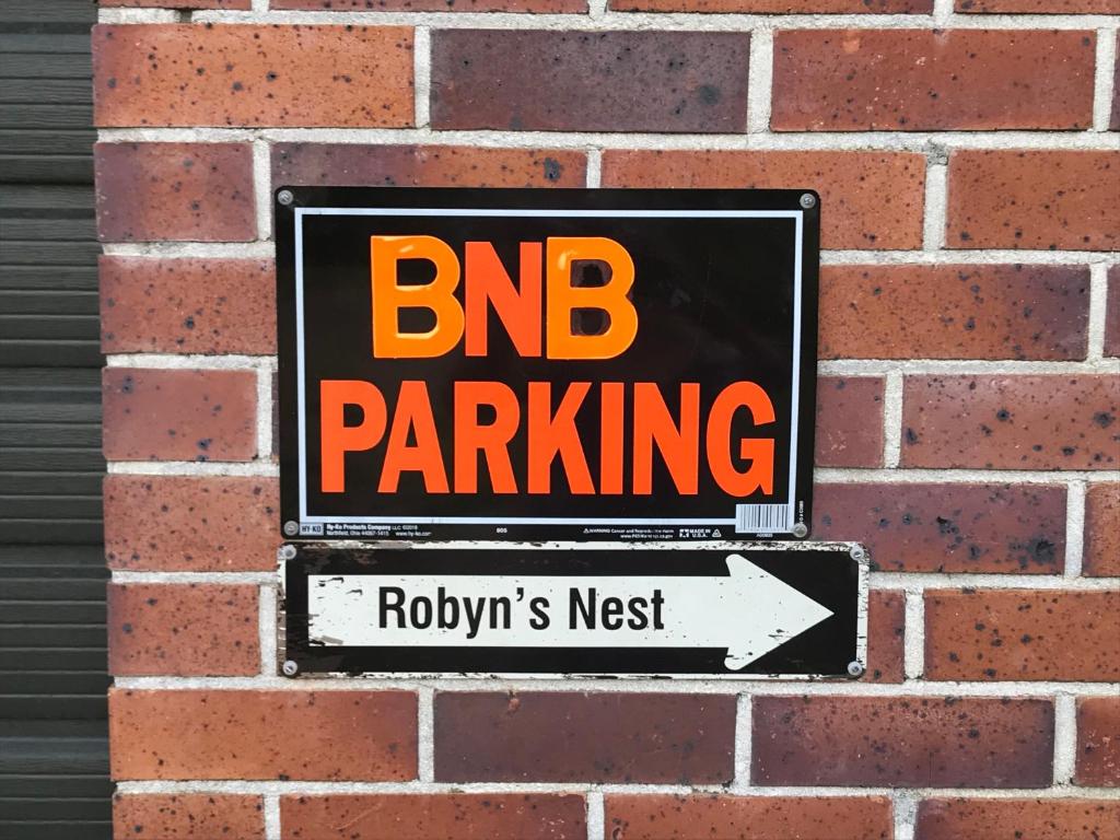 Certifikát, hodnocení, plakát nebo jiný dokument vystavený v ubytování Robyn's Nest