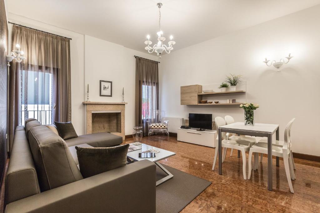 Posedenie v ubytovaní Ca' Del Monastero 3 Collection Apartment for 4 Guests with Lift