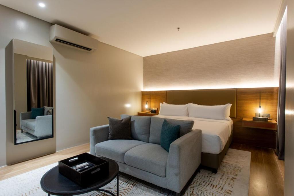Brittany Hotel Villar City - Premier Deluxe King