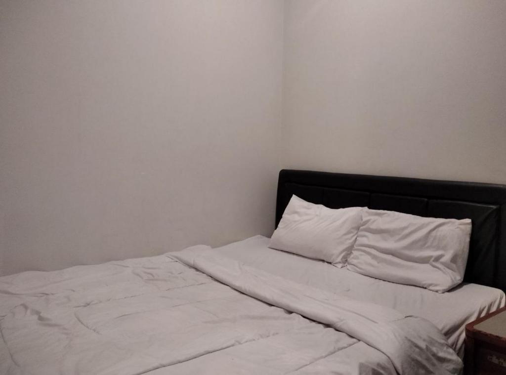 Gangnam Style Residence Mitra RedDoorz near MERR Surabaya - 标准双人间