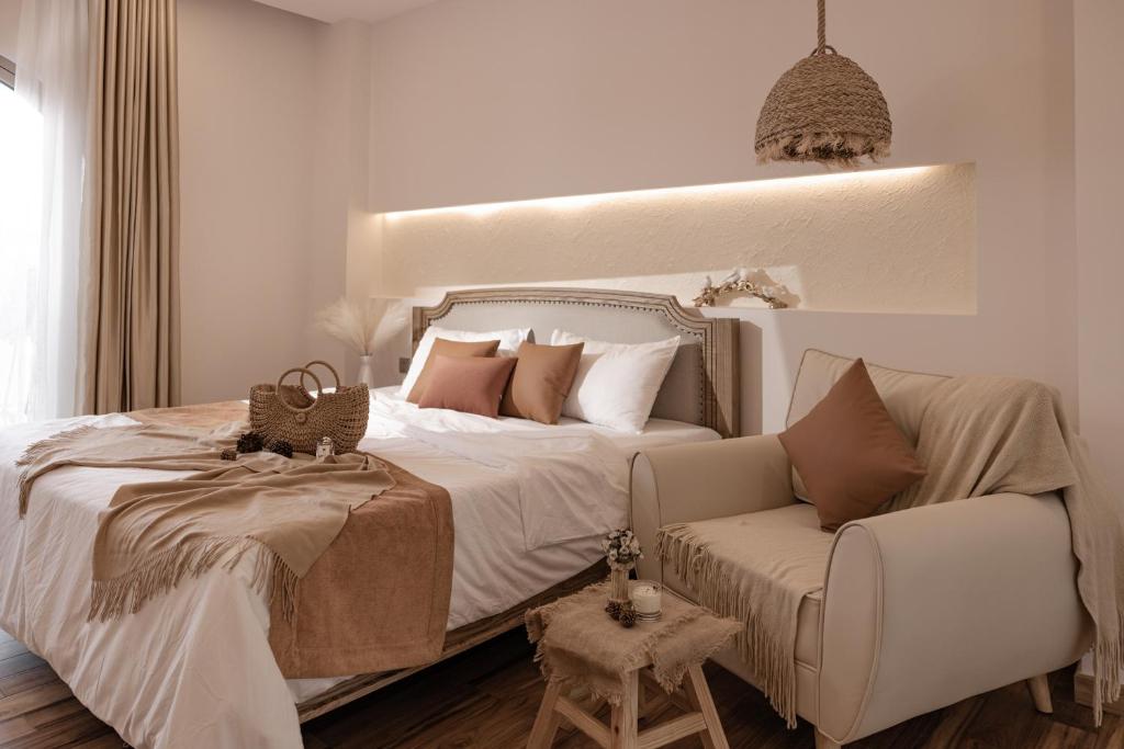 Postel nebo postele na pokoji v ubytování Jodi Dalat Hotel