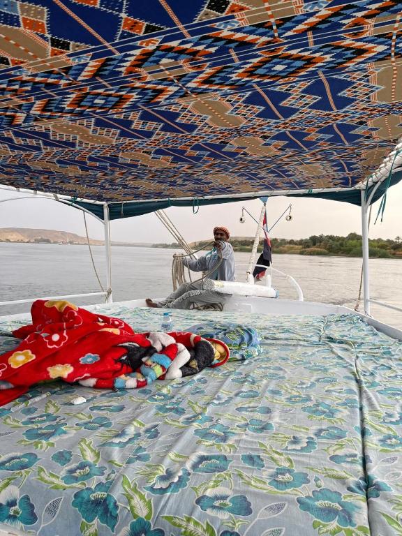 Bassein majutusasutuses Felucca Sailing Boat Overnight Experience või selle lähedal