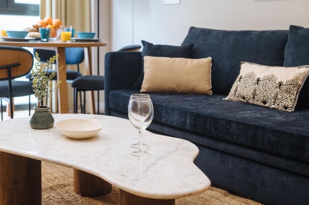 New Hostly Alameda Apartments - 13