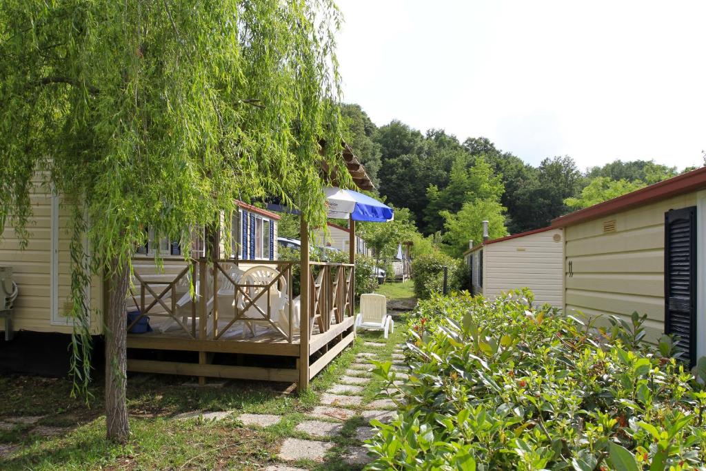 Vonkajšia záhrada v ubytovaní Camping Il Boschetto Di Piemma