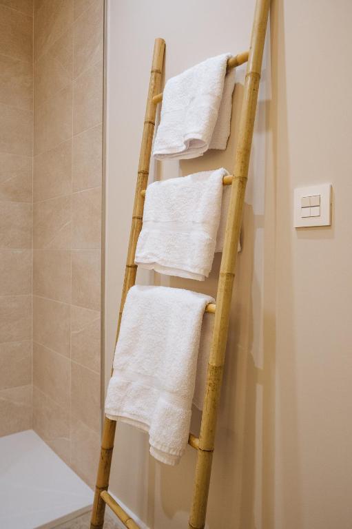 New Hostly Alameda Apartments - 8