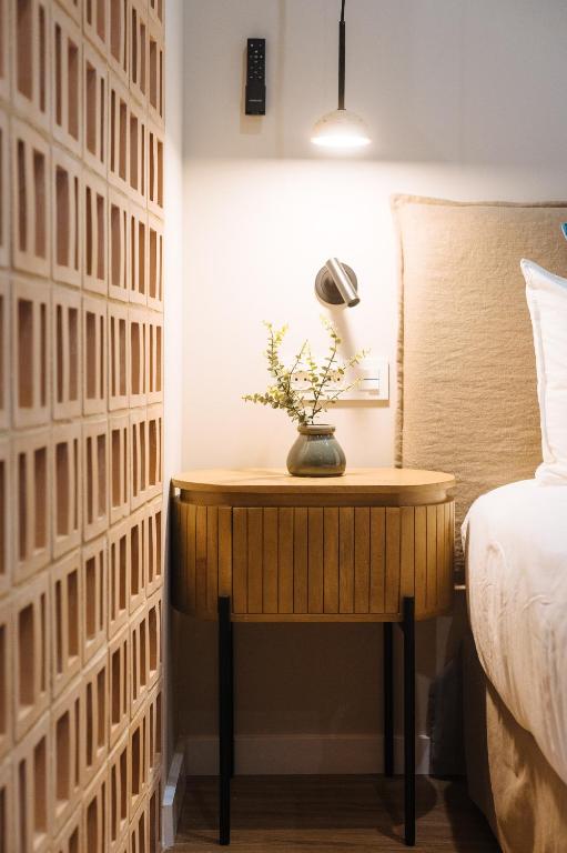 New Hostly Alameda Apartments - 10